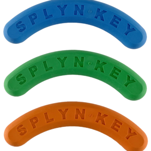 Three curved keychains in blue, green, and orange with the text 'SPLYN-KEY'.